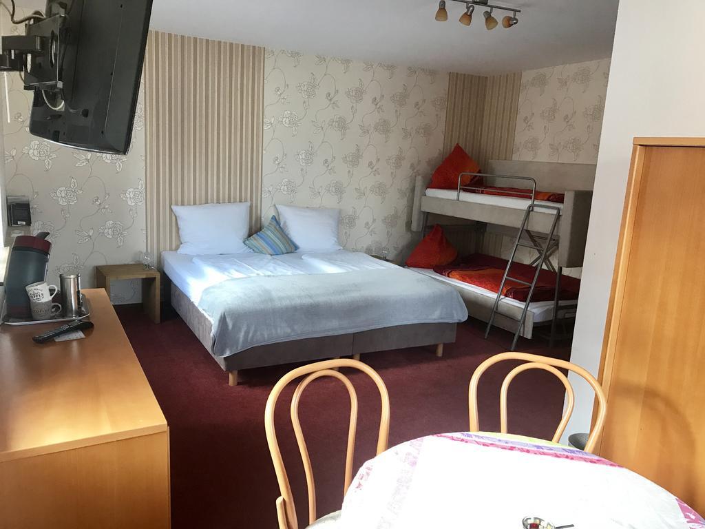 Bed & Rooms, Woergl Eksteriør bilde